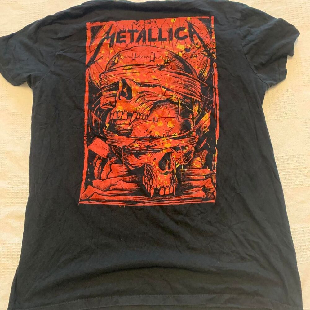 Metallica Men's Black and Orange T-shirt